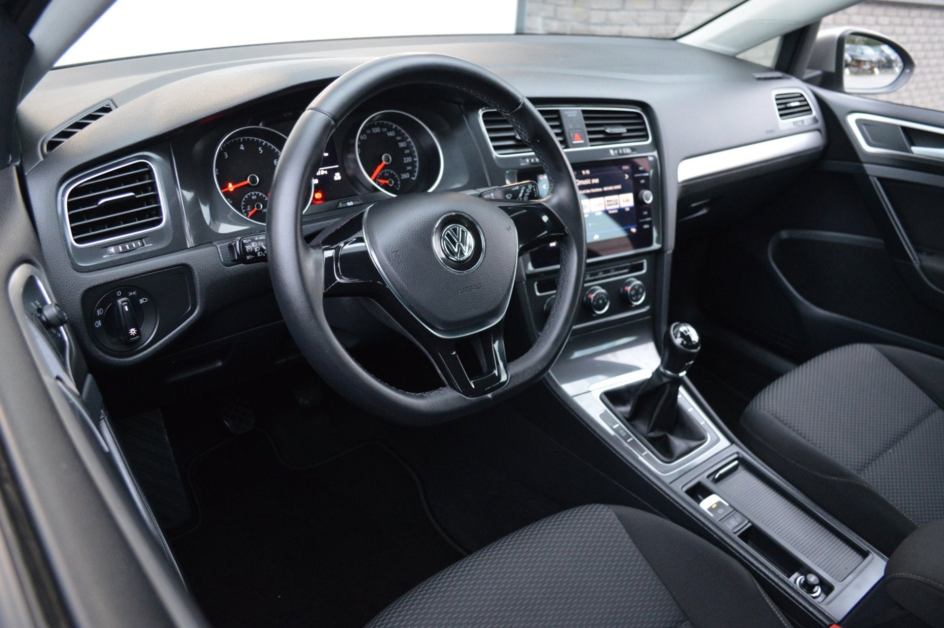 Volkswagen Golf Airco|Cruise|Carplay|Navi|NAP, Voorwielaandrijving, Gebruikt, Origineel Nederlands, Bedrijf