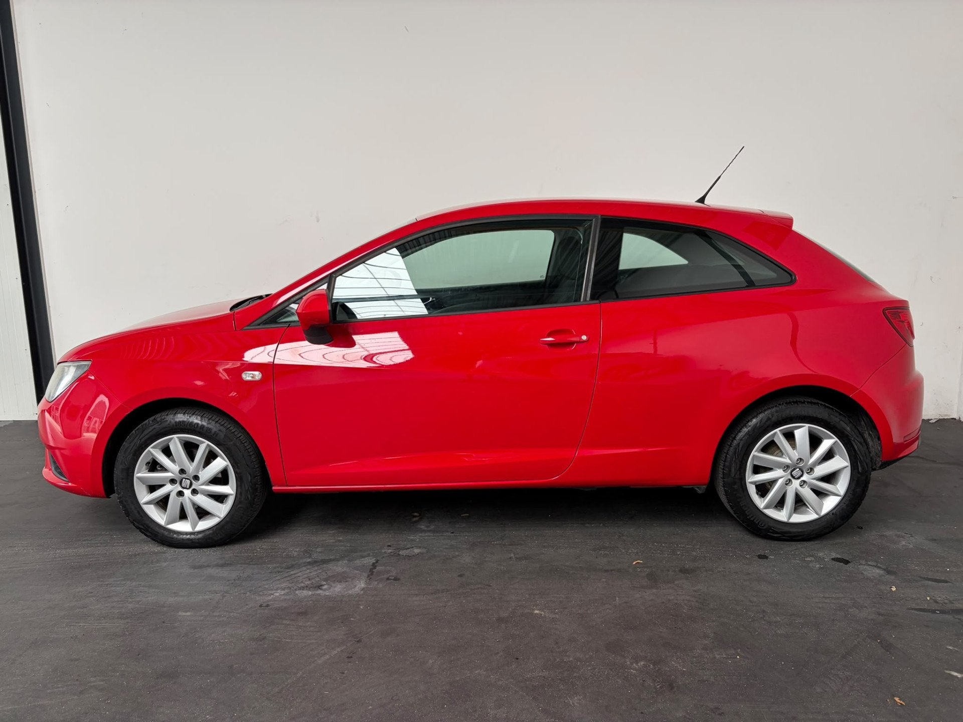 SEAT Ibiza SC 1.2 TSI Style (bj 2014), Auto's, Voorwielaandrijving, Euro 5, Start-stop-systeem, 995 kg