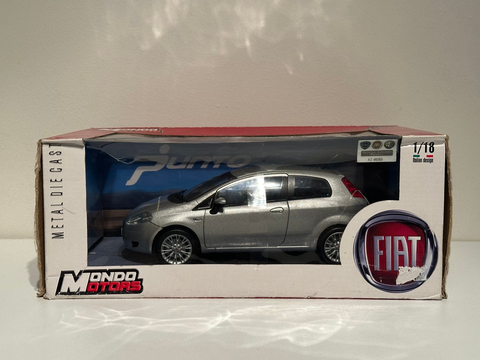 Fiat Grande Punto (2008) | Mondo | schaal 1:18 | Nieuw!, Ophalen of Verzenden, Zo goed als nieuw, Overige merken
