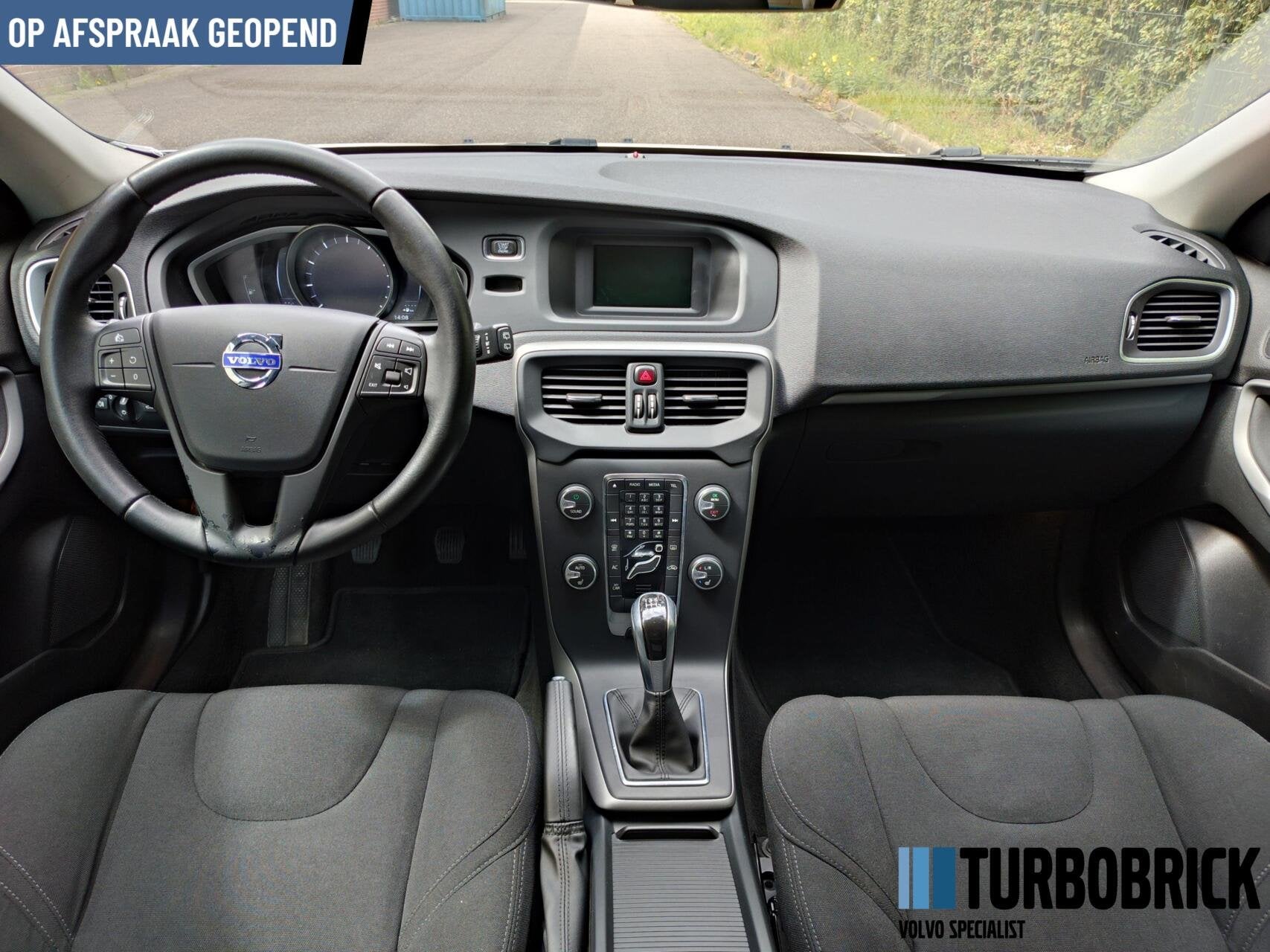 Volvo V40 2.0 T2 Kinetic |Clima|Navi|PDC|Stoelverw.|MY2016|L, Voorwielaandrijving, Stof, Gebruikt, Zwart
