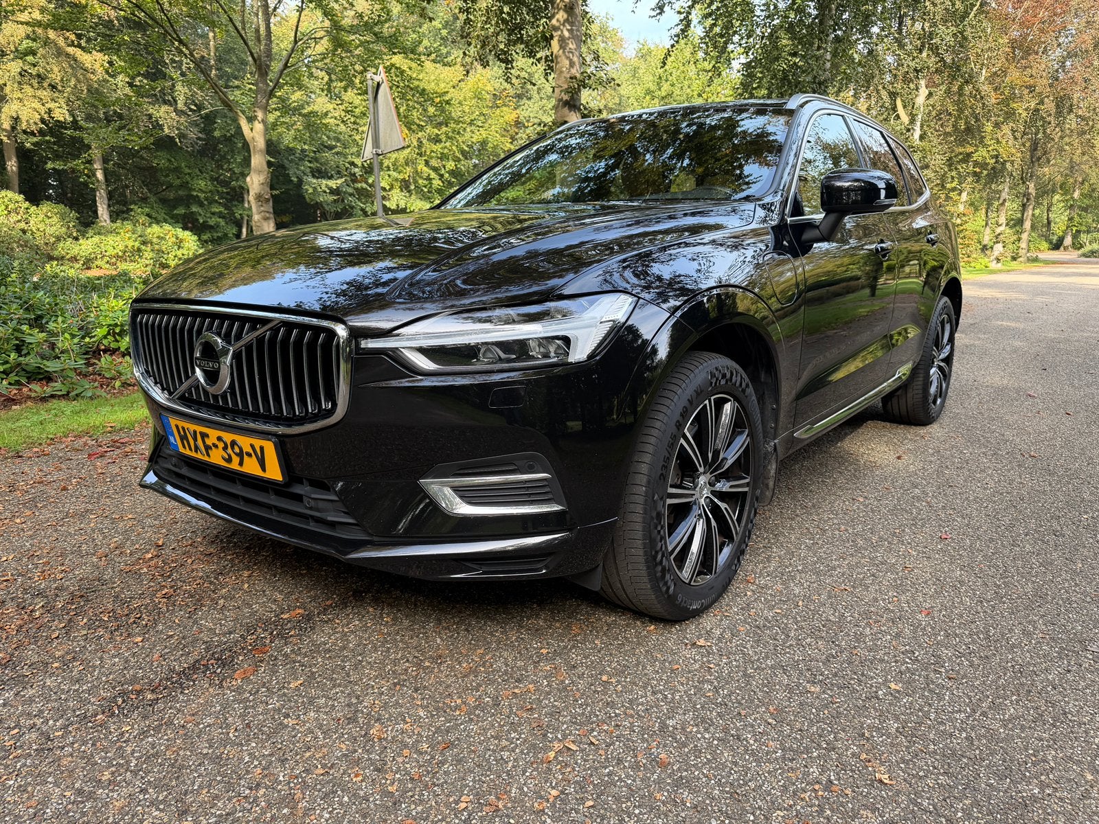 Volvo XC60 T8 AWD Inscription 174dkm Pano trekhaak ACC Pilot, Automaat, Dealer onderhouden, Zwart, Bedrijf