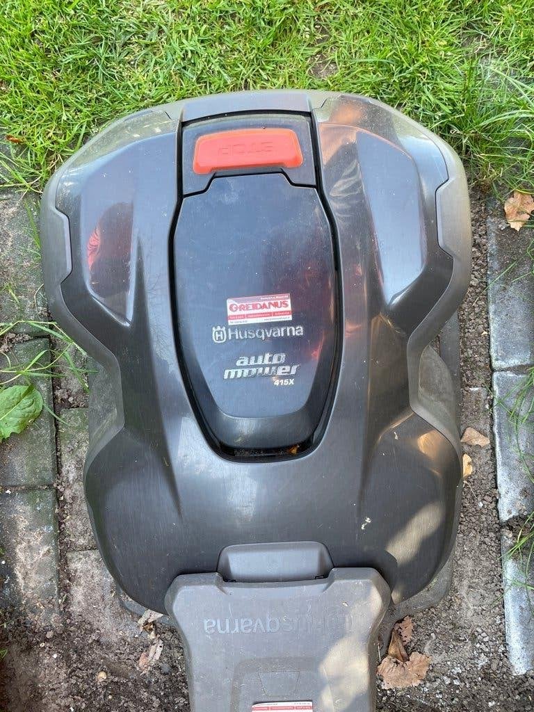 Husqvarna robotmaaier 415X, Gebruikt, Bestuurbaar via app, Ophalen of Verzenden, 20 tot 25 cm