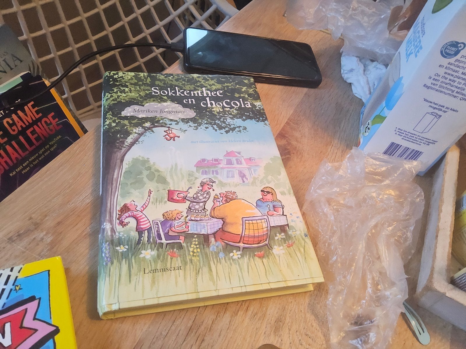 Sokkenthee en Chocola - Mariken Jongman, Ophalen of Verzenden, Zo goed als nieuw, Mariken Jongman, Fictie algemeen