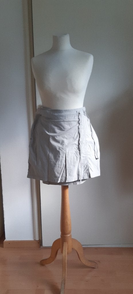 Dames skort, Maat 38/40 (M), Beige, Ophalen of Verzenden, Gedragen