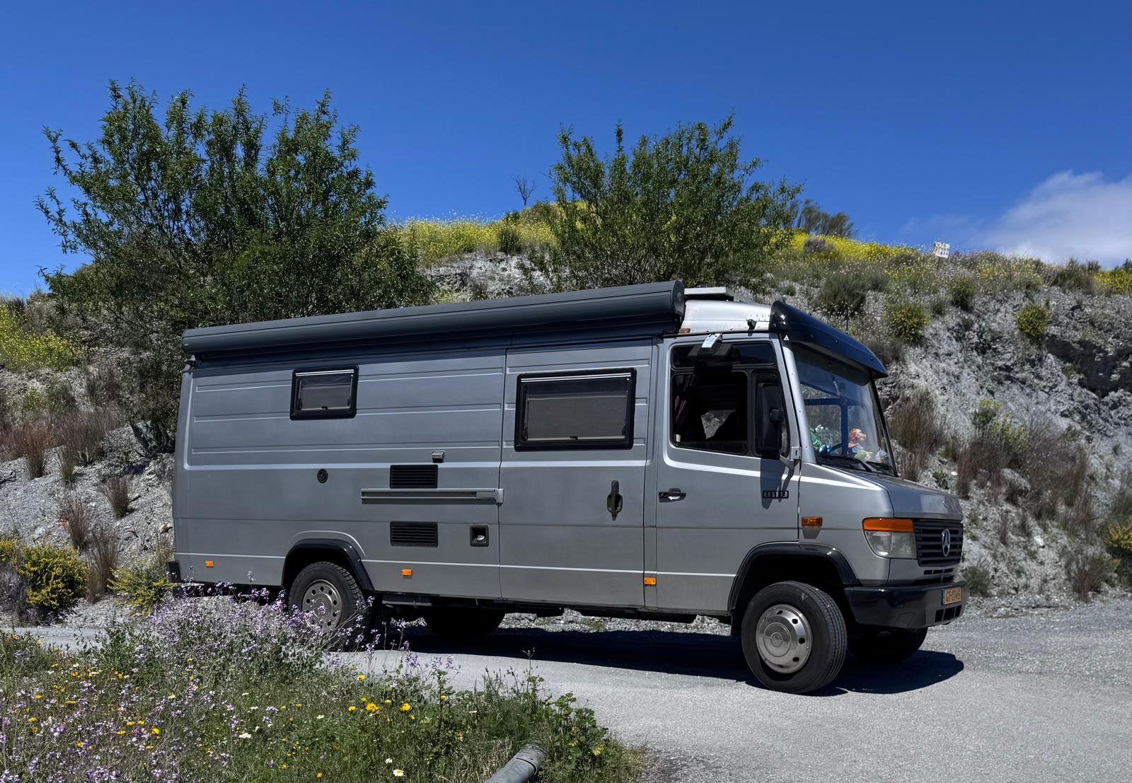 Mercedes 811D camper (bijna belastingvrij), Luifel, Tot en met 3, Particulier, L-zit