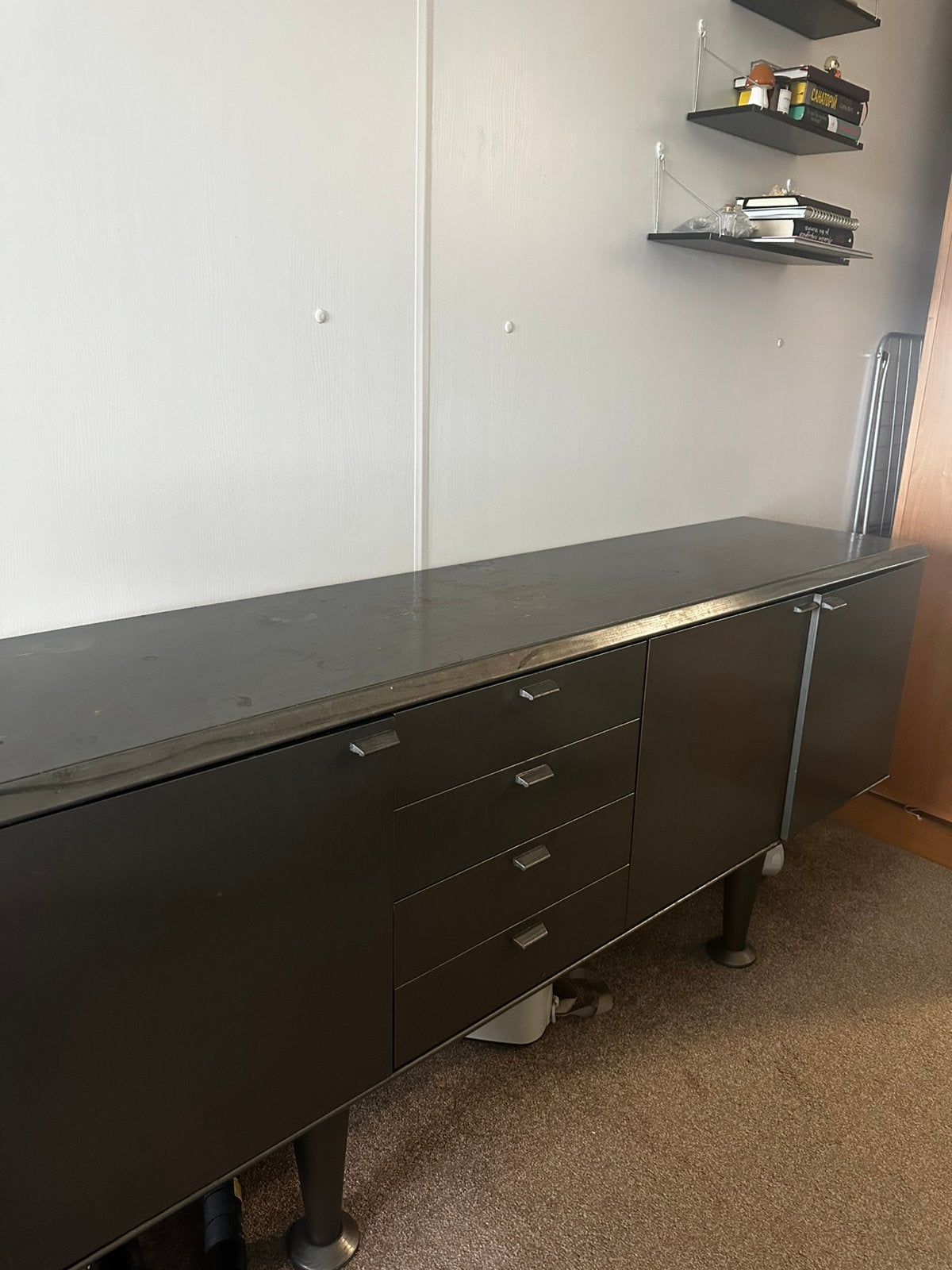 Gratis donkergrijs dressoir – zelf demonteren en ophalen, Ophalen, Zo goed als nieuw, 25 tot 50 cm, 150 tot 200 cm
