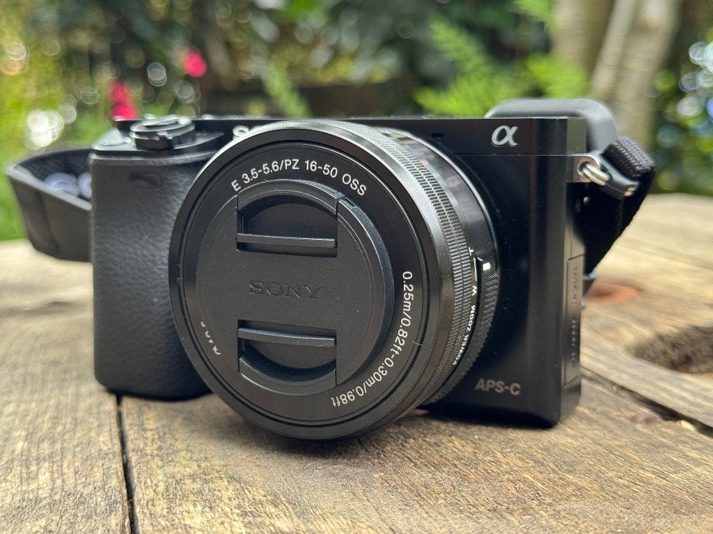 Sony A6000 camera compleet..., Audio, Tv en Foto, Fotocamera's Digitaal, Screenprotector, Ophalen of Verzenden, Zo goed als nieuw