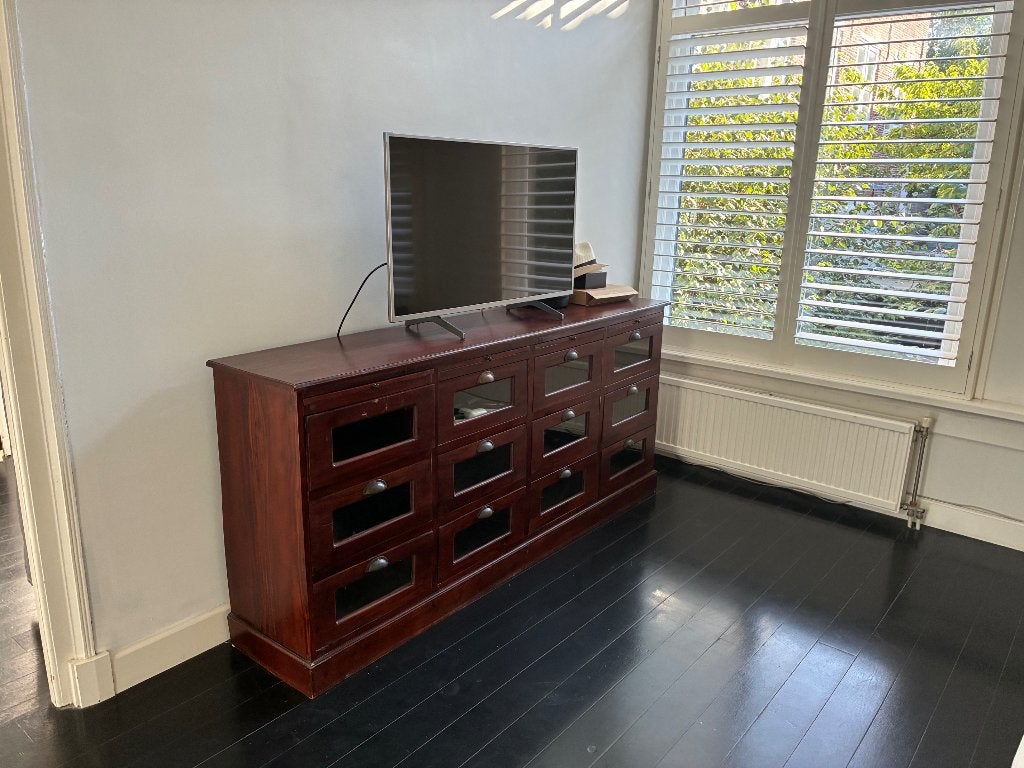 Dressoir kast, Ophalen, Glas, 150 tot 200 cm, Zo goed als nieuw