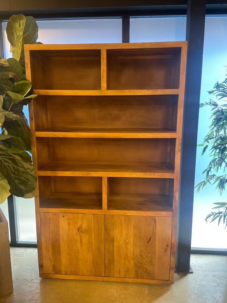 LEEGVERKOOP XL KAST MANGO OP VOORRAAD CHEFMEUBEL 799 EURO, Bruin, Nieuw, Ophalen of Verzenden, Modern