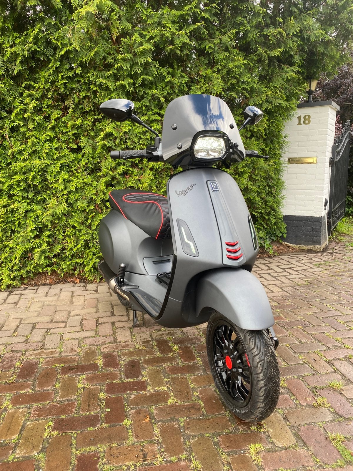 Grijze vespa sprint 80 cc Malossi -Akrapovic- 2016 - 45 km/h, Ophalen, Overige modellen, Maximaal 45 km/u, Zo goed als nieuw