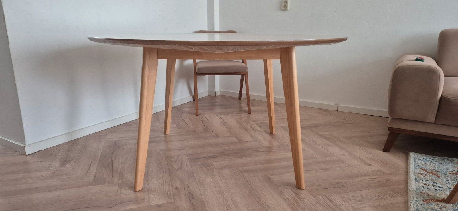 Stijlvolle ronde eettafel met houten poten 140 cm, Ophalen, Modern, Scandinavisch, Rond, Tot twee personen