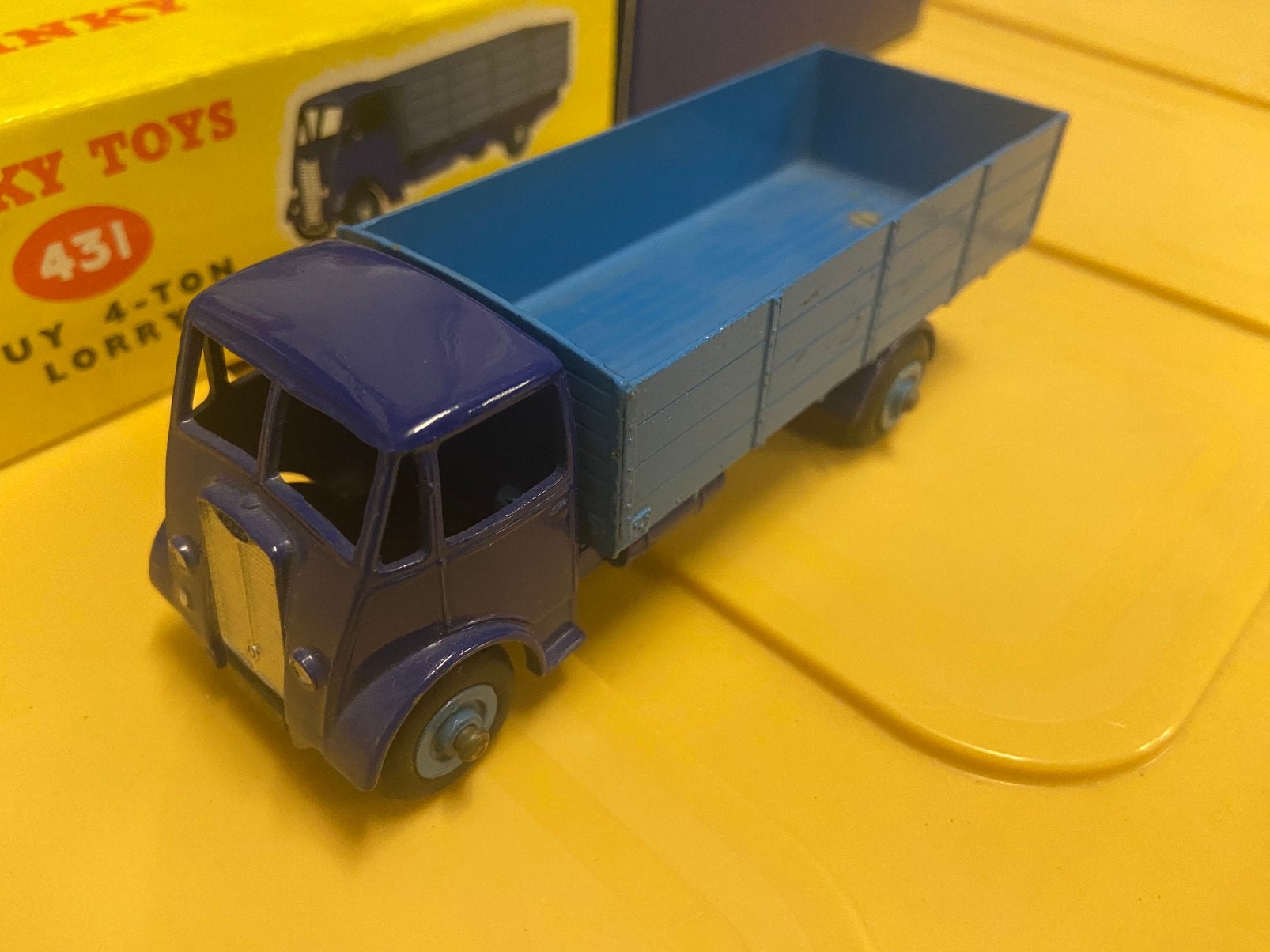 Dinky Toys Guy truck Mint boxed, Ophalen of Verzenden, Zo goed als nieuw, Auto, Dinky Toys