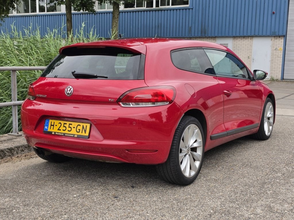 Volkswagen Scirocco 1.4 TSI 174pk Boekjes/Nw APK 18" ✅, Auto's, Volkswagen, Euro 5, 15 km/l, Gebruikt, 4 stoelen