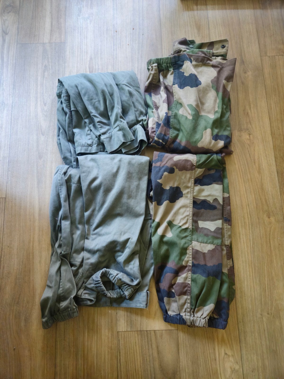 Lot franse f2 uniforms, Ophalen of Verzenden, Landmacht, Overige gebieden, Kleding of Schoenen