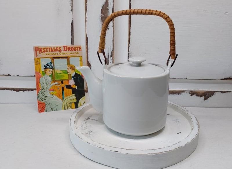 Witte porseleinen theepot, ., Overige typen, Ophalen of Verzenden, Zo goed als nieuw