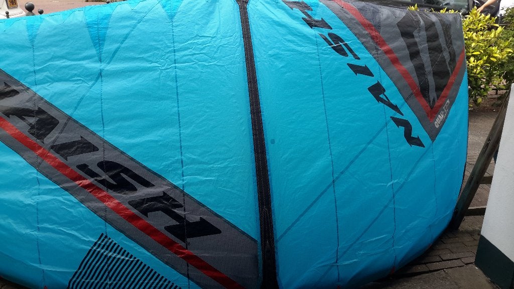 Naish Pivot 7m kite, Geen board, Ophalen, Gebruikt, 7 m²