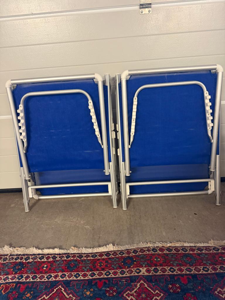2x Blauwe opvouwbare veldbed/ligstoelen. pst.30€, Ophalen, Zo goed als nieuw, Metaal, Overige typen