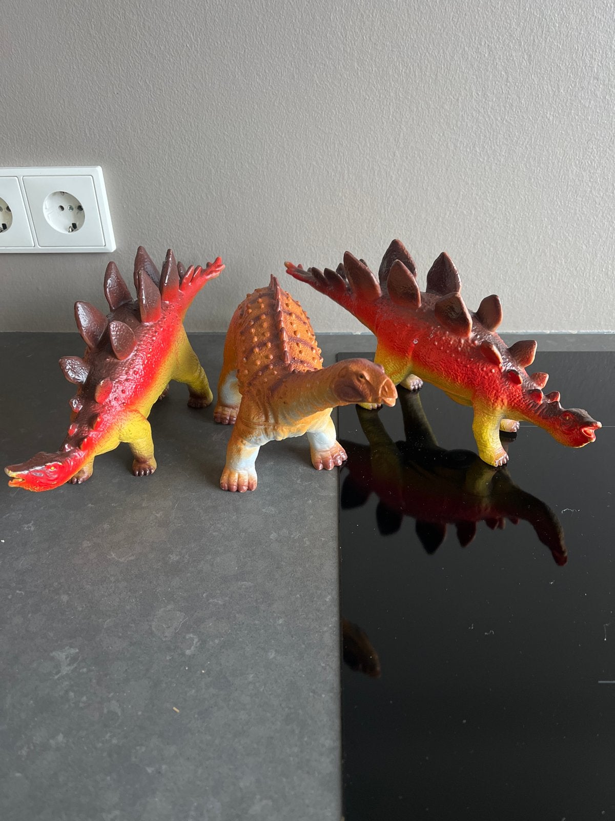 Dinosaurus speelgoedfiguren - Stegosaurus en Ankylosaurus, Ophalen, Gebruikt