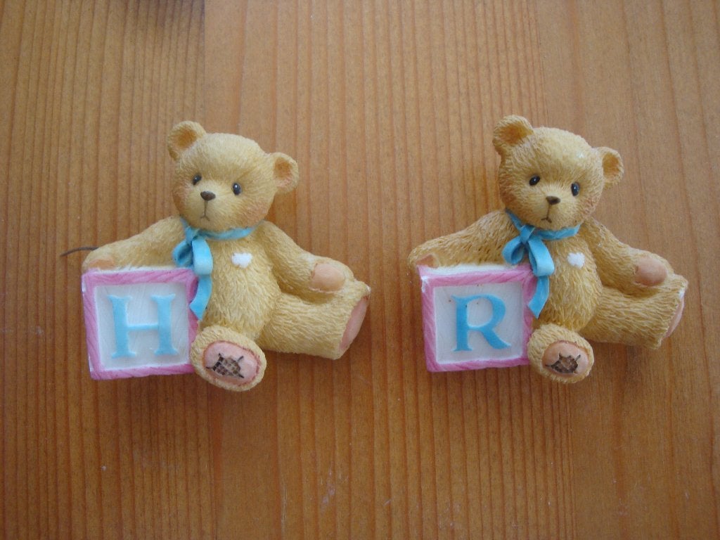 Cherished Teddies broches spelden met de letters R en H, Ophalen of Verzenden, Zo goed als nieuw, Overige typen, Cherished Teddies