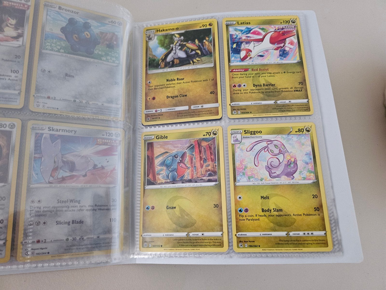 Verzameling Pokémon kaarten in map, Ophalen of Verzenden, Gebruikt, Meerdere kaarten