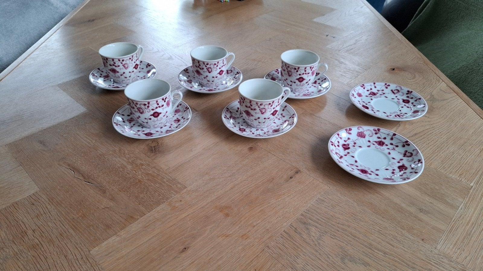 Vintage porseleinen kopjes en schotels august Warnecke, Ophalen