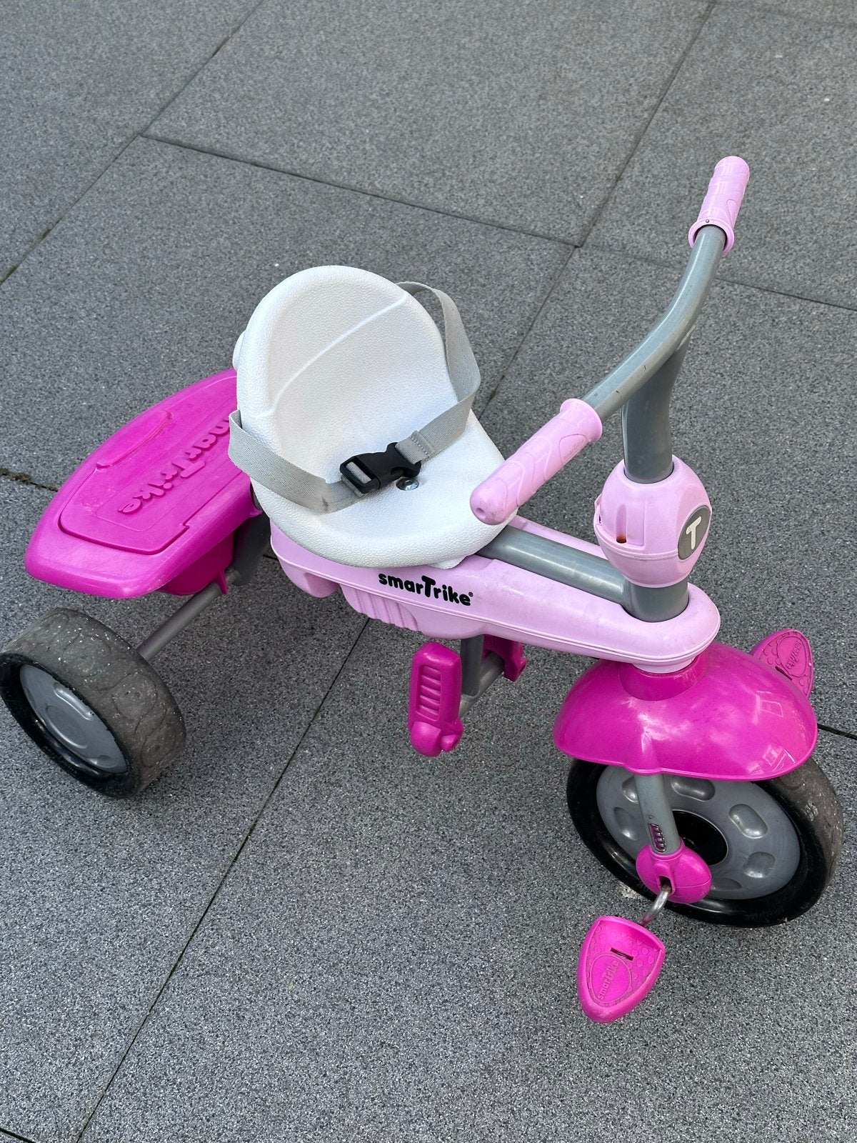 Smart Trike driewieler roze met duwstang en opbergbak, Ophalen, Gebruikt, Terugtraprem, Duwstang