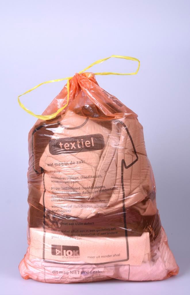 GEZOCHT: mensen die hun kleding kwijt moeten, Ophalen of Verzenden