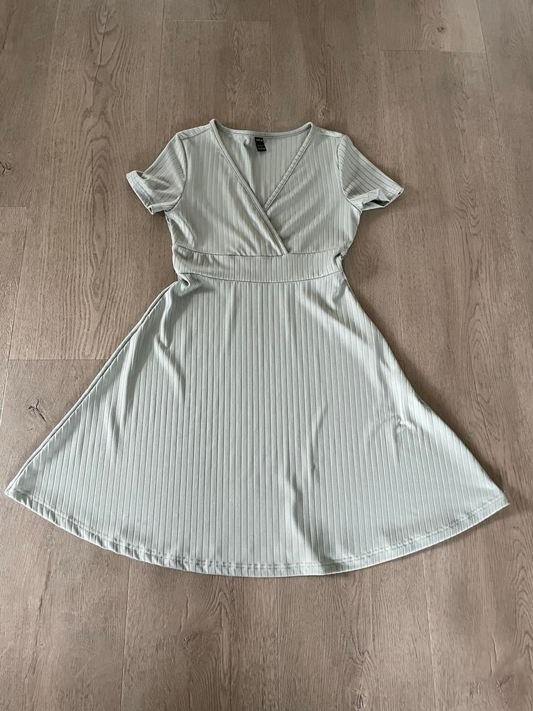 Leuke zomerjurk pastelgroen van kleur, Kleding | Dames, Zwart, Ophalen of Verzenden, Zo goed als nieuw, Maat 36 (S)