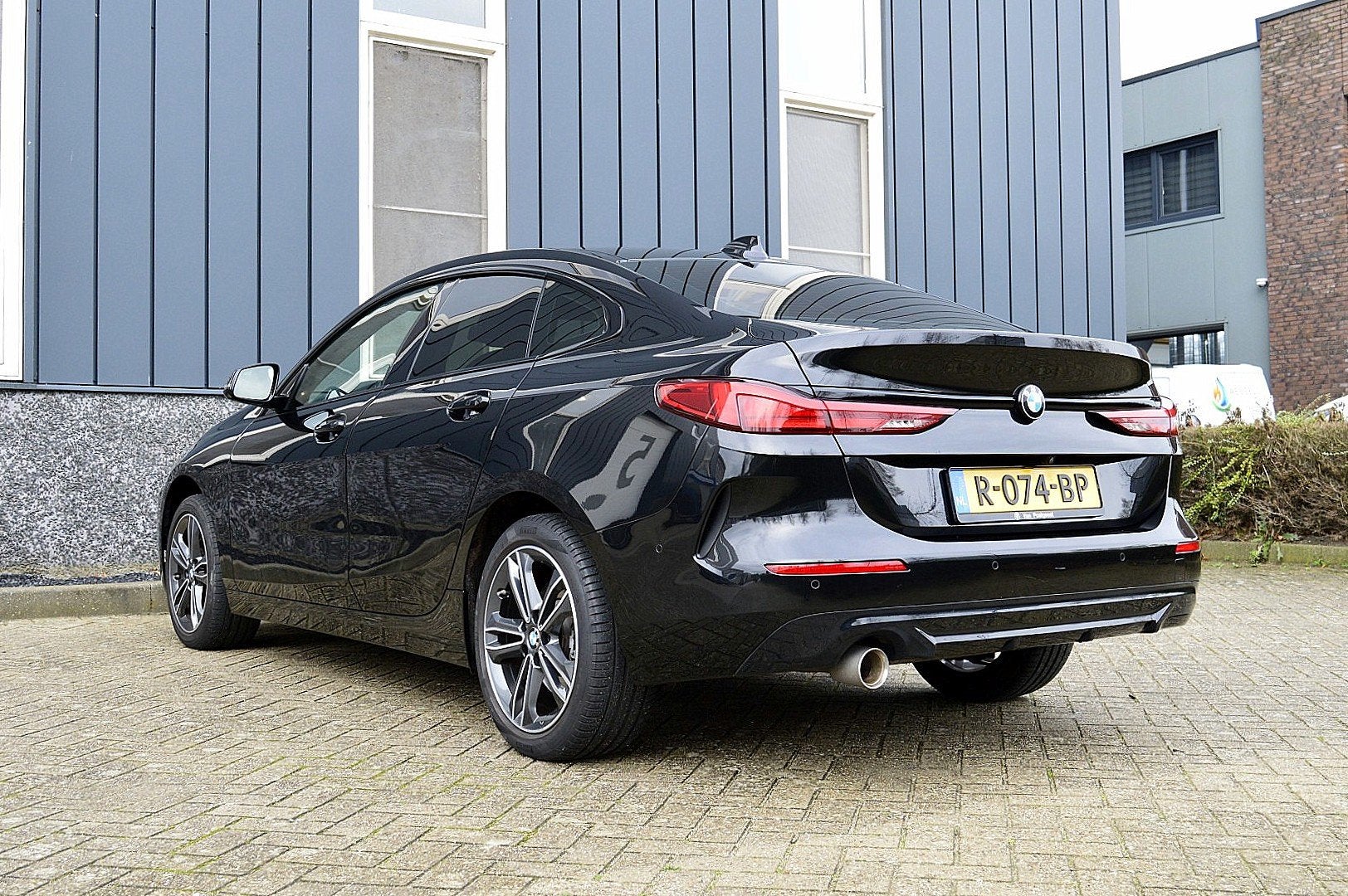 BMW 2 Serie Gran Coupé 218i Sport-line Rijklaarprijs-Garant, Auto's, BMW, 136 pk, Gebruikt, 1350 kg, Zwart