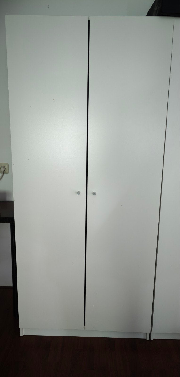 Witte kledingkast met hangruimte en planken, Huis en Inrichting, Ophalen, Met deur(en), Modern, functioneel, 50 tot 100 cm