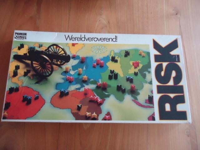 Risk**, Hobby en Vrije tijd, Gezelschapsspellen | Bordspellen, Vijf spelers of meer, Ophalen of Verzenden, Gebruikt