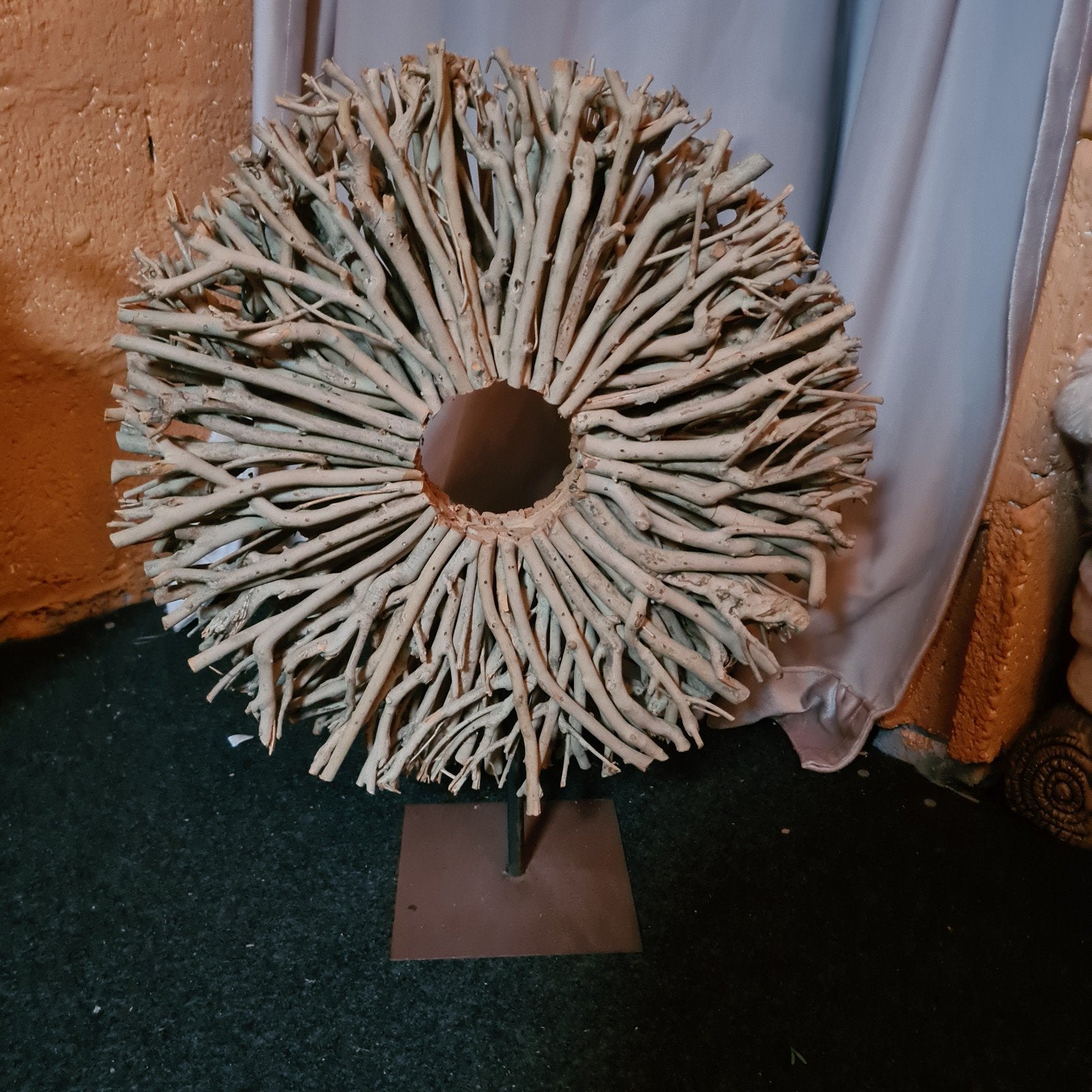 Raamdecoratie krans op standaard 50cm hoog, 40cm breed, Huis en Inrichting, Woonaccessoires | Kransen, Ophalen