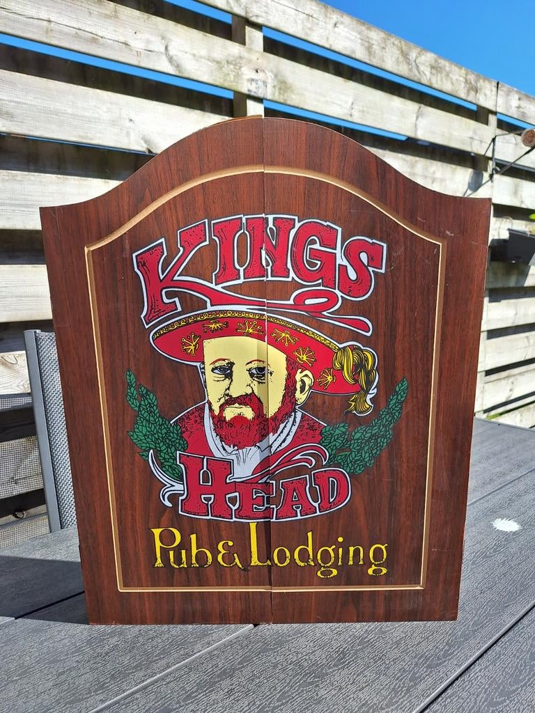 Dartbordkast Kings Head Pub & Lodging, Sport en Fitness, Darts, Ophalen, Dartbord