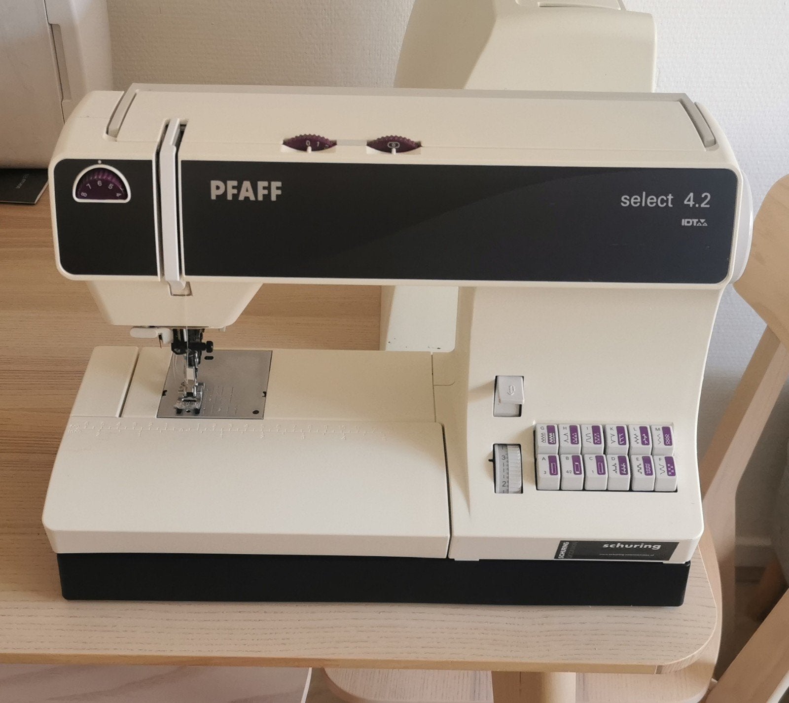 Pfaff select 4.2 IDT dubbel transport, Hobby en Vrije tijd, Naaimachines en Toebehoren, Ophalen, Zo goed als nieuw, Naaimachine