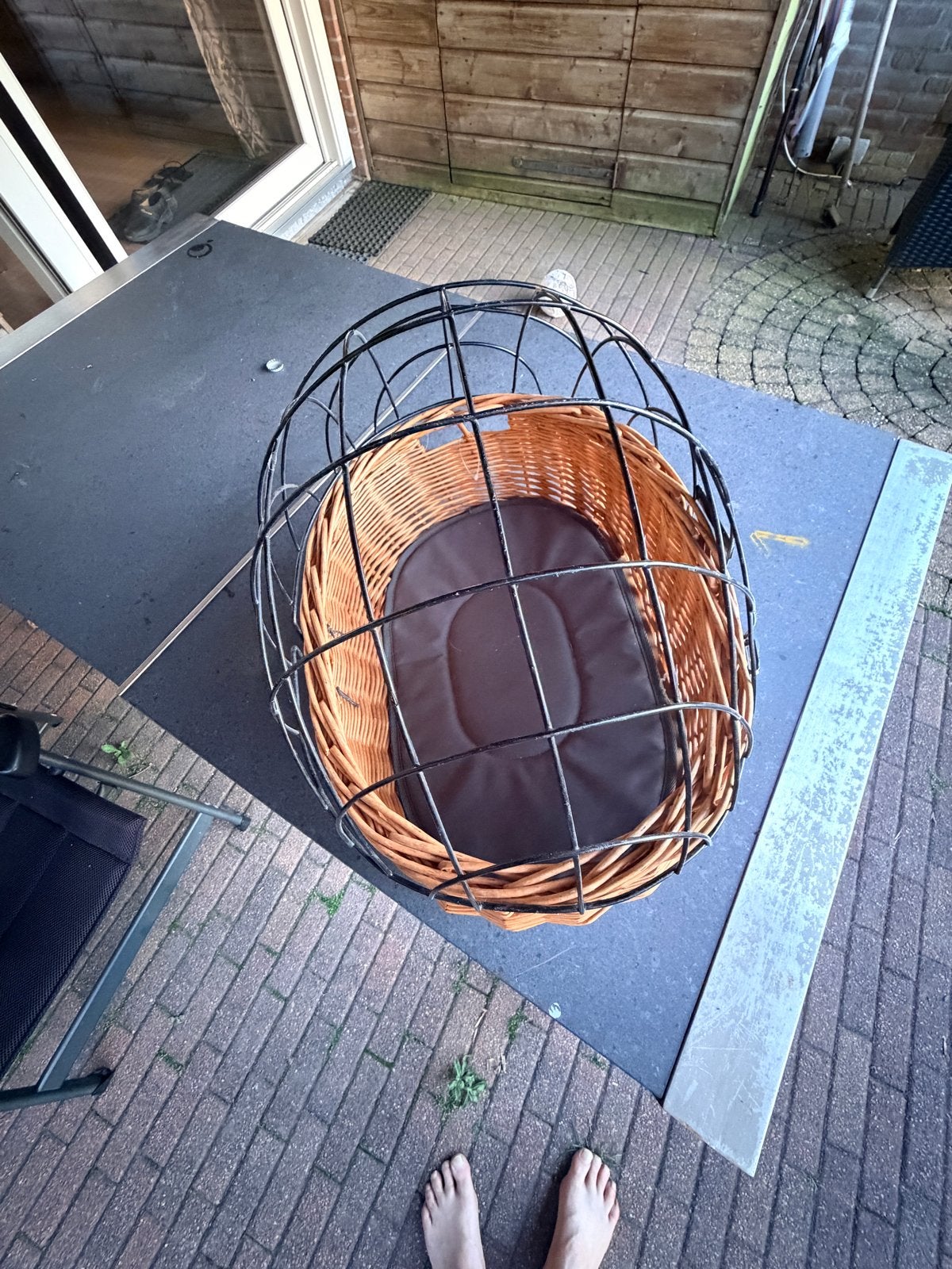Basil hondenfietsmand met beschermkooi, Ophalen of Verzenden, Gebruikt, Hondenkar, Minder dan 20 kg