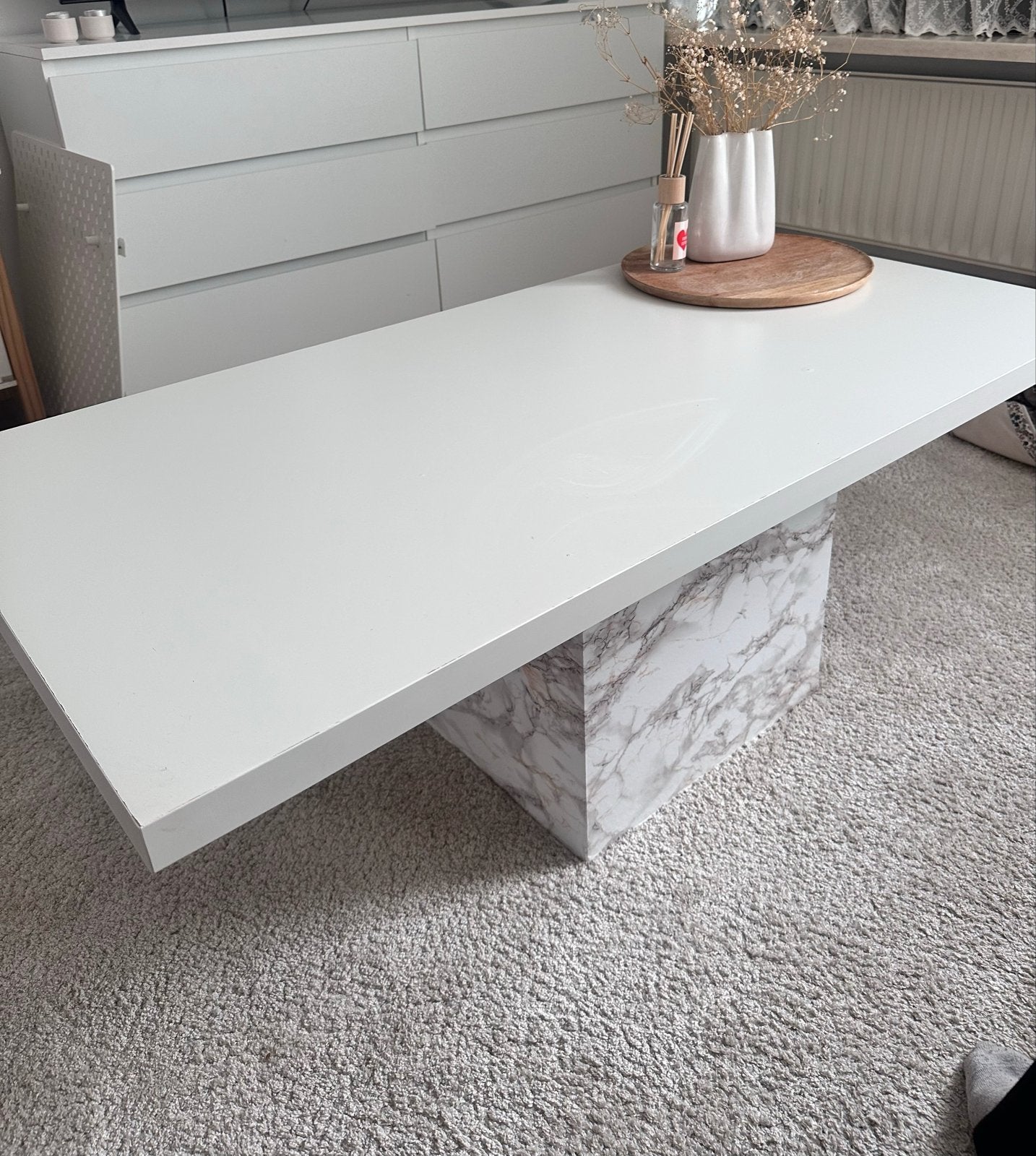 Zelfgemaakte salontafel - Wit met marmerlook onderstel, Ophalen, Overige materialen, Gebruikt, 100 tot 150 cm