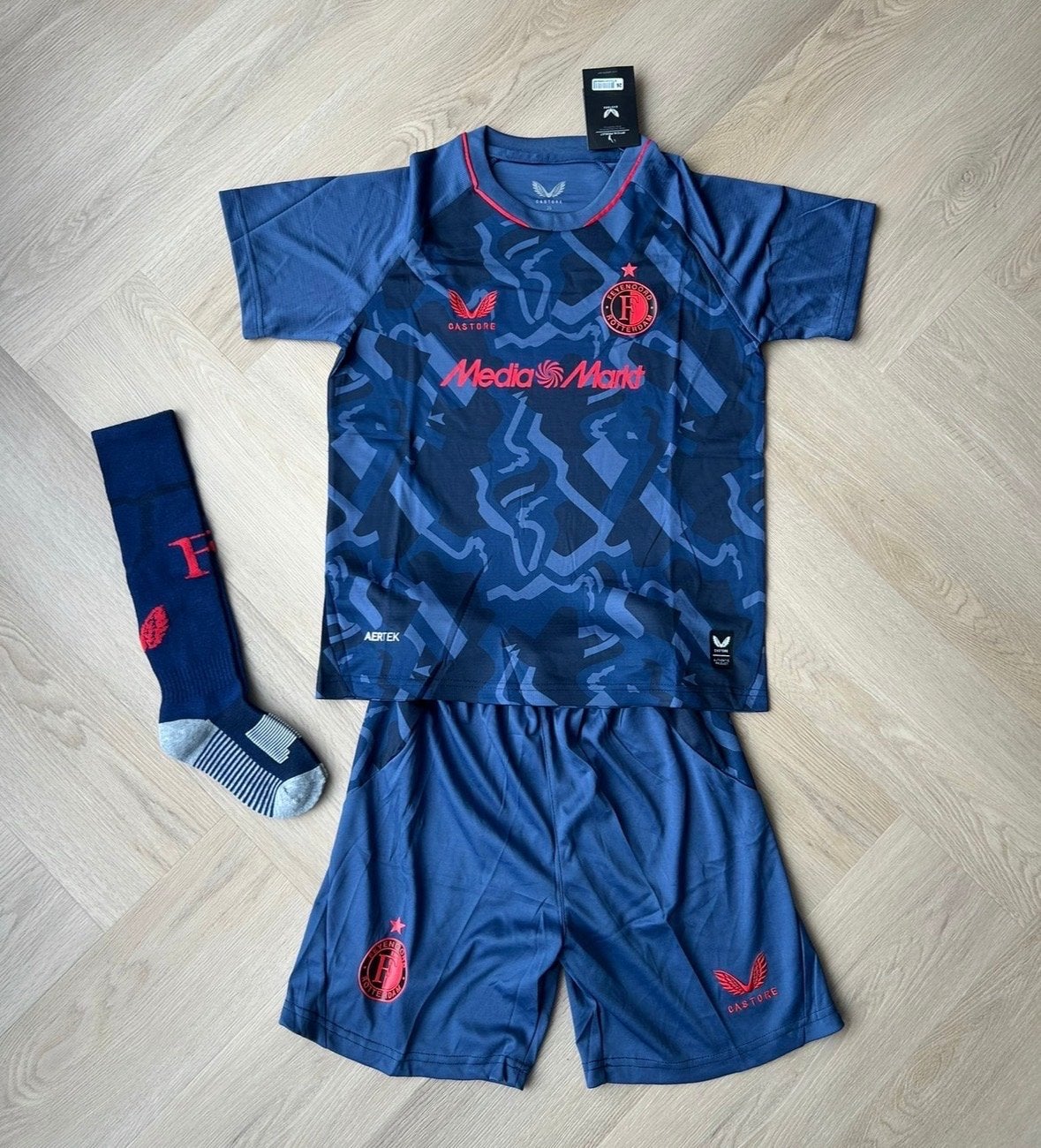 Feyenoord 3e Tenue 2026/2027 - Nieuw - Diverse Maten, Ophalen of Verzenden, Nieuw, Set
