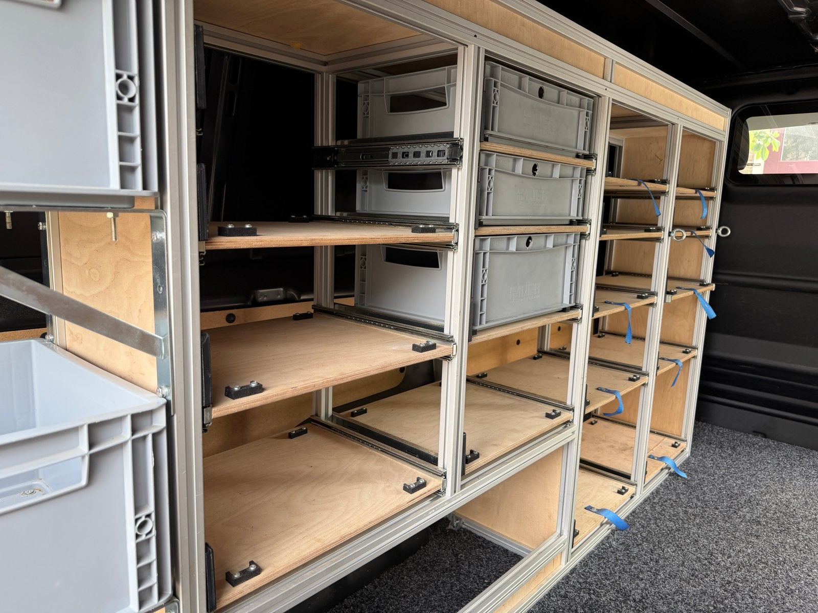 Bedrijfswageninrichting RME Solutions, Ophalen