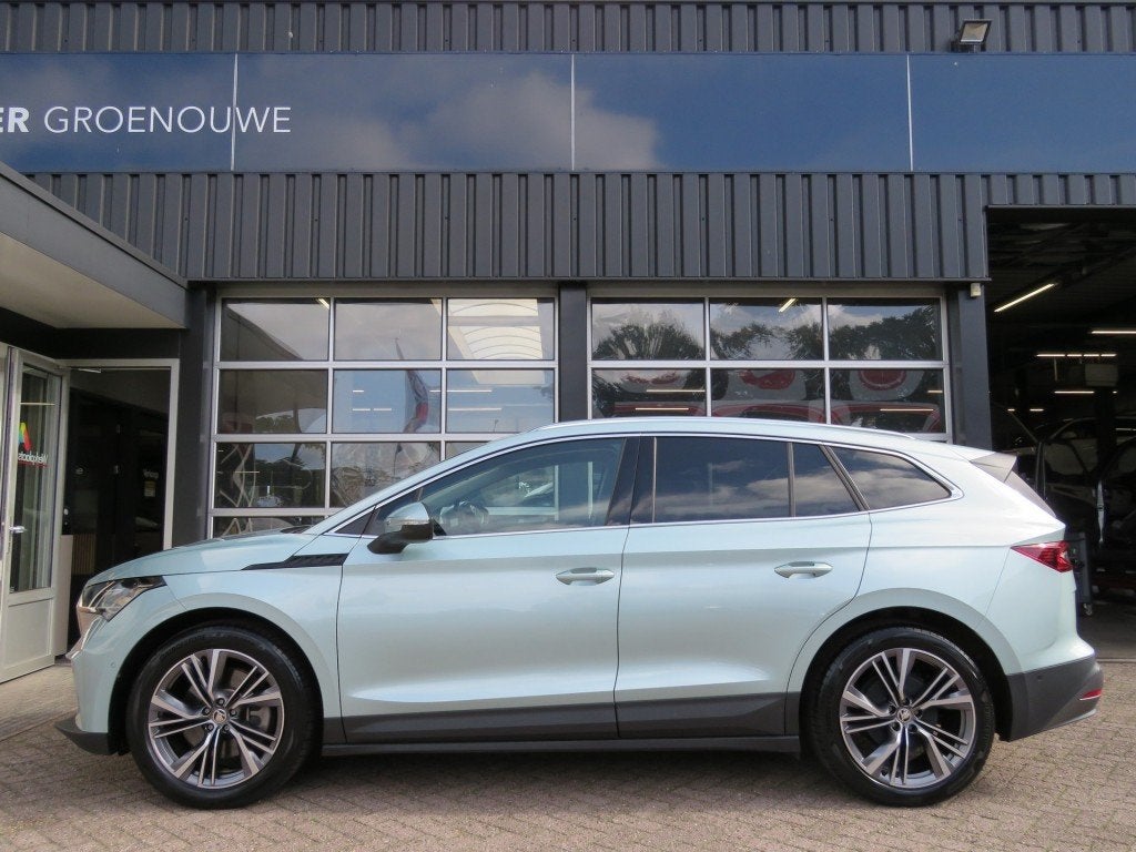 Skoda ENYAQ iV 80 LIM. ED. SPORTINE / soh 98% / Pano.dak / L, Auto's, Achterwielaandrijving, Gebruikt, 495 min, Met garantie (alle)