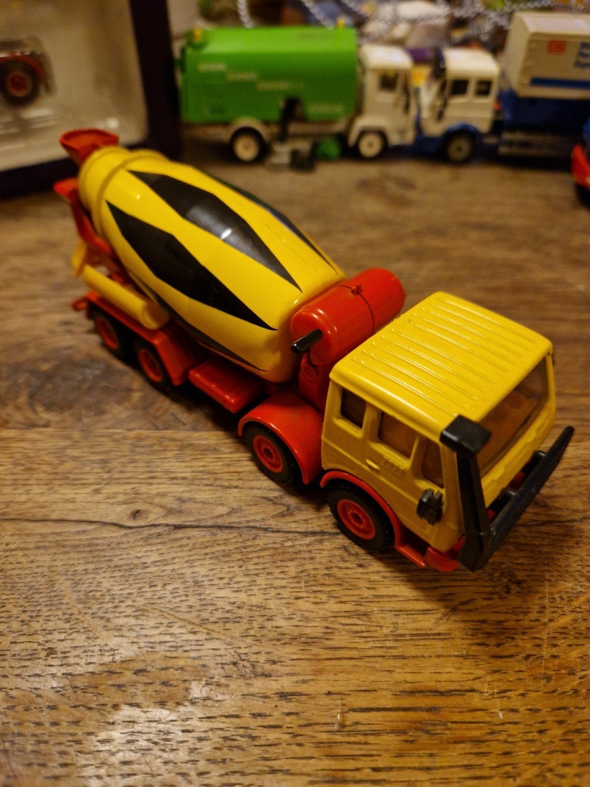 Siku Mercedes Betonmixer - Onbespeeld, Ophalen of Verzenden, Zo goed als nieuw