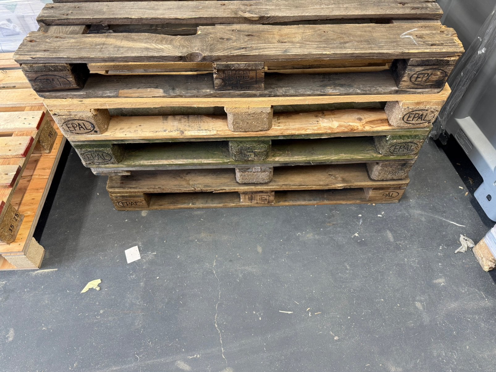 20 goede euro pallets en 15 eenmalige pallets, Doe-het-zelf en Verbouw, Hout en Planken, Ophalen, Zo goed als nieuw, Pallet, Minder dan 200 cm