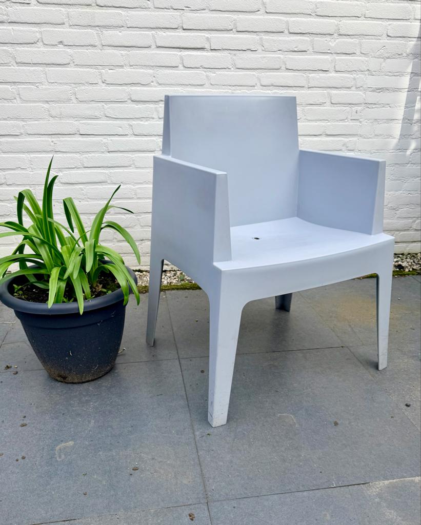 Set van 4 Philippe Starck Toy-stijl tuinstoelen - Lichtgrijs, Tuin en Terras, Tuinstoelen, Ophalen, Zo goed als nieuw, Kunststof