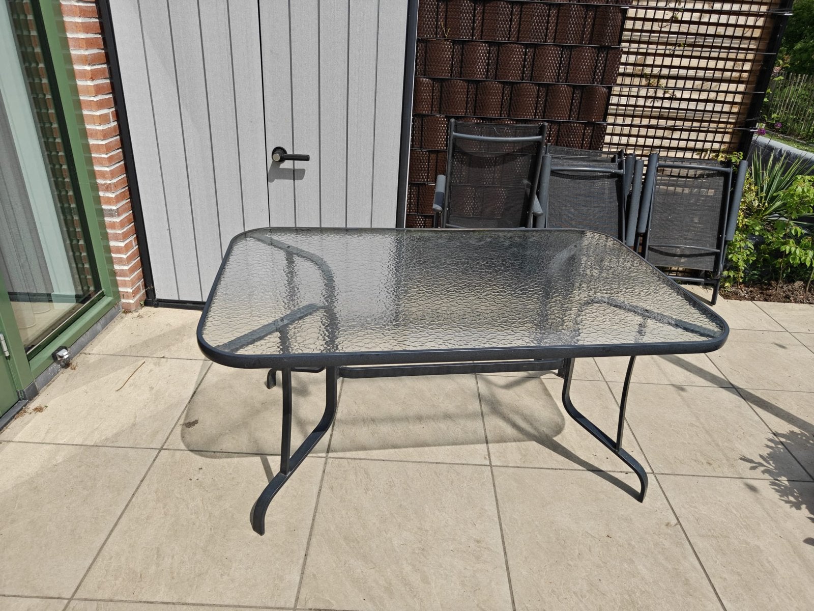 Glazen tuintafel met metalen onderstel, Ophalen, Gebruikt, Rechthoekig, Metaal