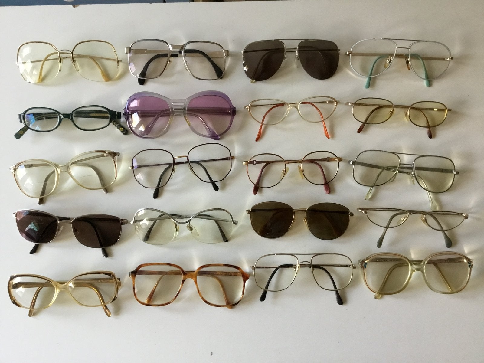 20 Rekwesieten Brillen ( in Hilversum ), Ophalen of Verzenden, Gebruikt, Accessoires