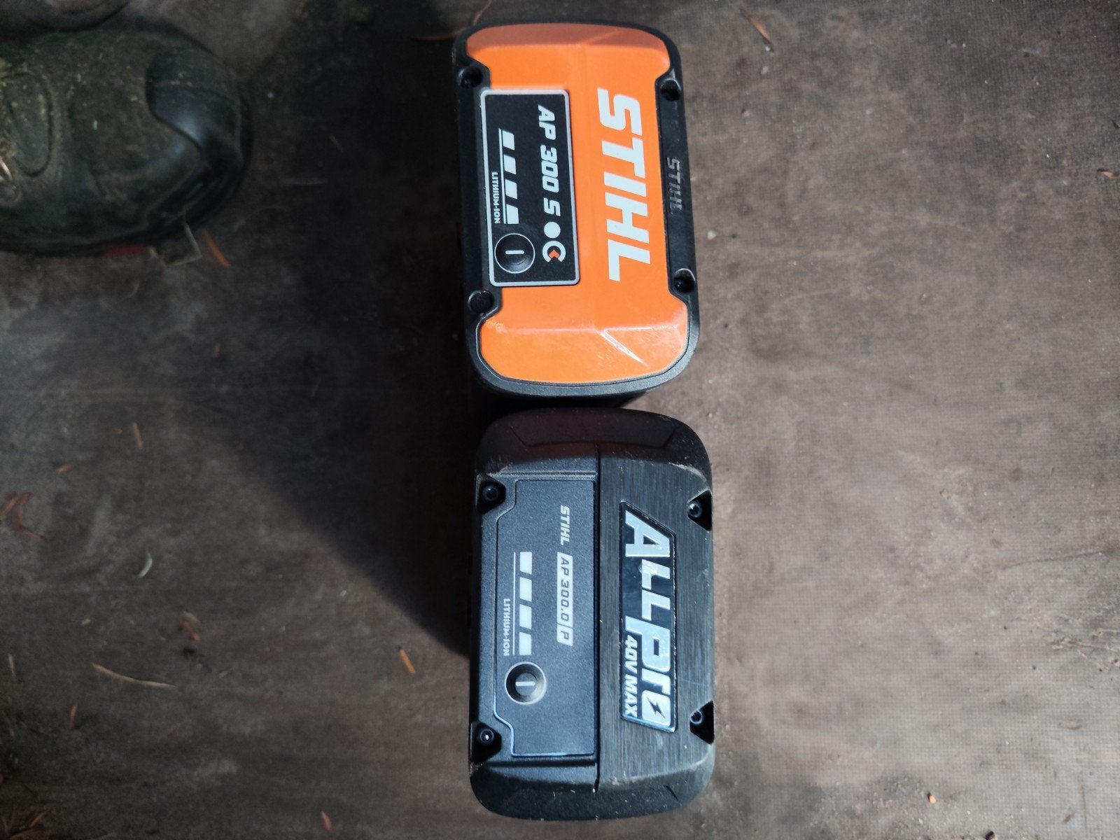 Stihl Accu's: All Pro 300.0 P en AP 300 S, Ophalen, Zo goed als nieuw