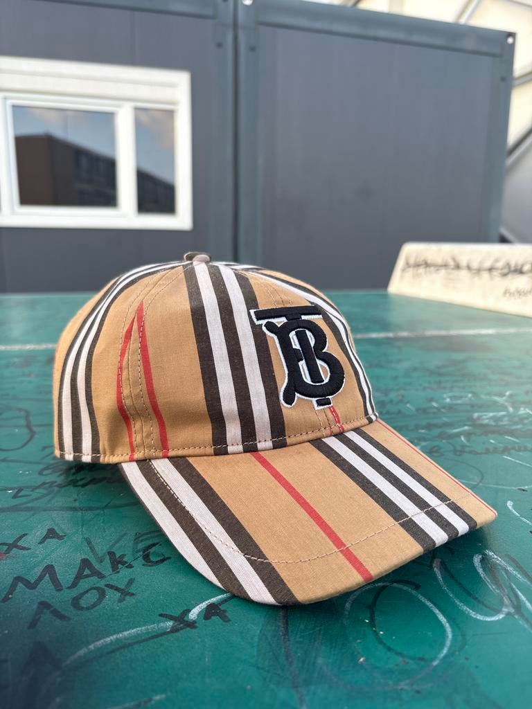 Burberry pet met strepen en logo, Kleding | Dames, Hoeden en Petten, Ophalen, Zo goed als nieuw, One size fits all, Pet