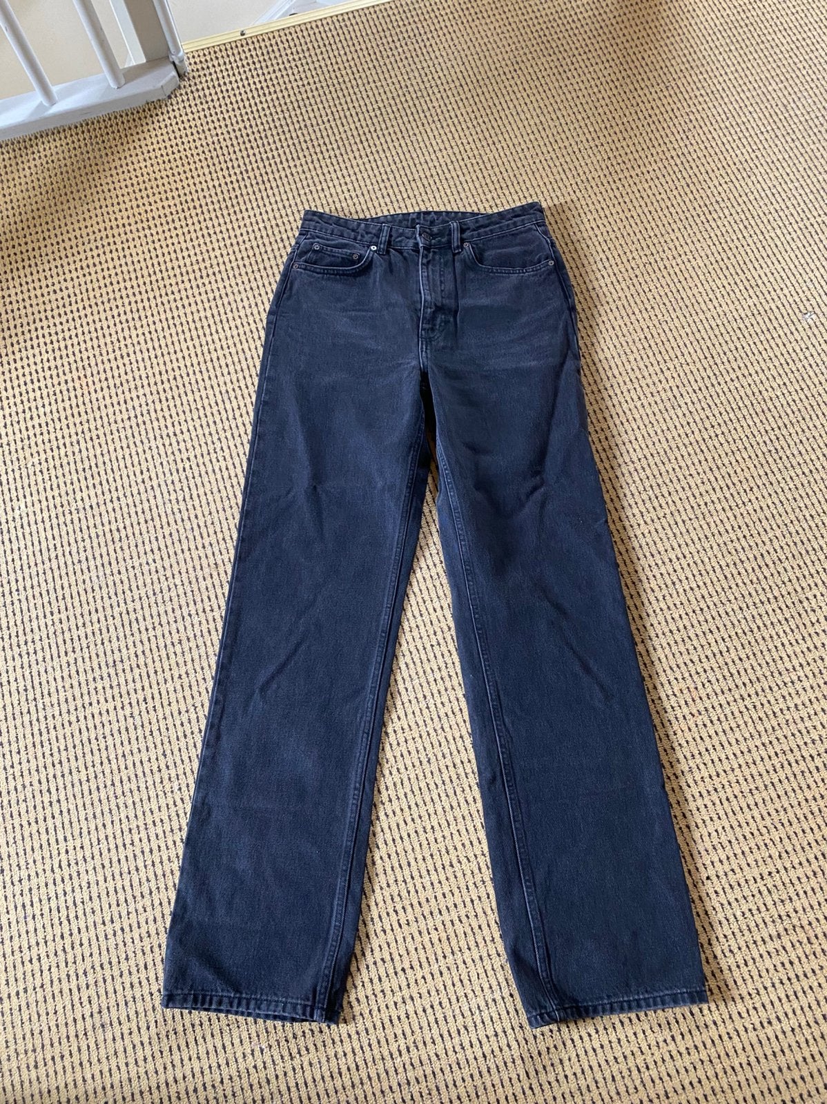 Weekday spijkerbroek, Ophalen of Verzenden, Zo goed als nieuw, Zwart, W30 - W32 (confectie 38/40)