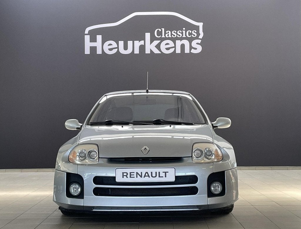 Renault Clio 3.0-24V V6 RS | Origineel NL | Eerste eigenaar, Gebruikt, 2946 cc, Origineel Nederlands, Handgeschakeld