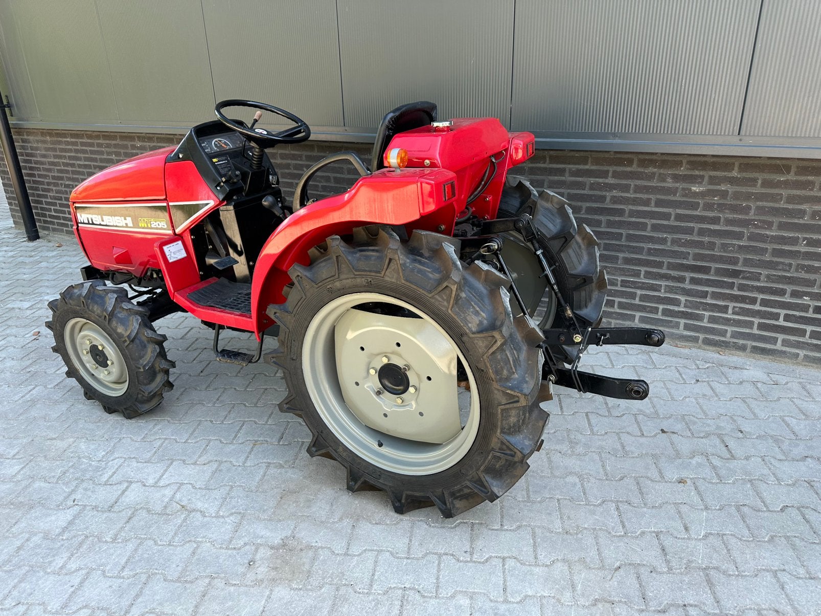 Mitsubishi MT205 - 4x4 - Zijschakeling, Zakelijke goederen, Agrarisch | Tractoren, Gebruikt, Tot 2500, Tot 80 Pk, Ophalen
