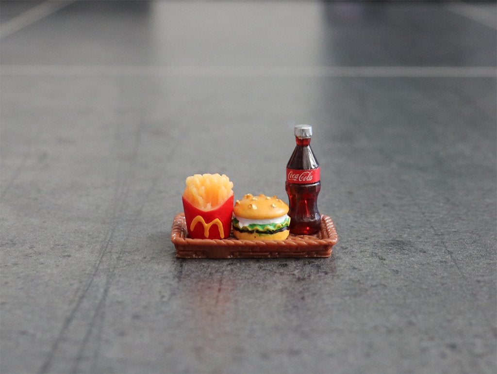 Hamburger friet cola op dienblad / tray miniatuur nieuw 1:12, Ophalen of Verzenden, Nieuw, Decoratie